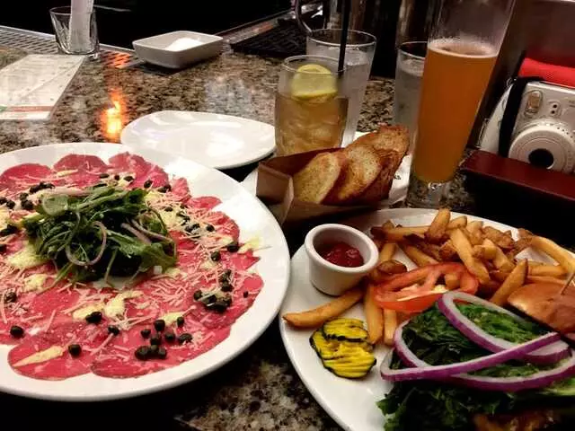 McCormick & Schmick’s Seafood & Steaks