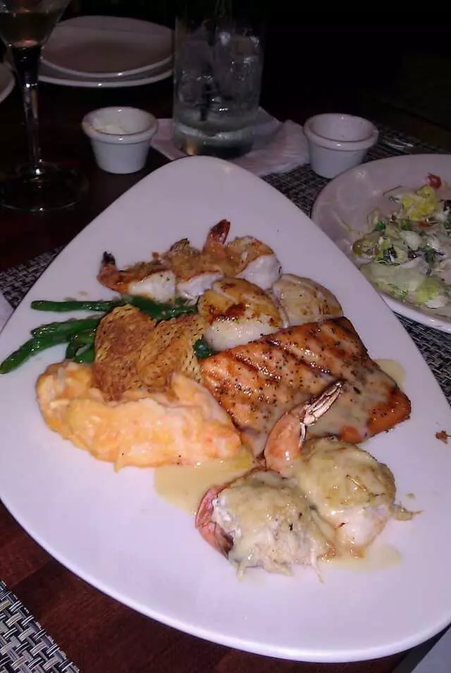 McCormick & Schmick’s Seafood & Steaks