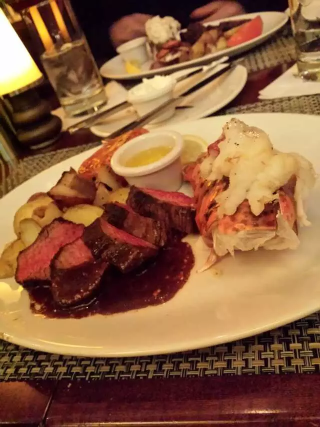 McCormick & Schmick’s Seafood & Steaks