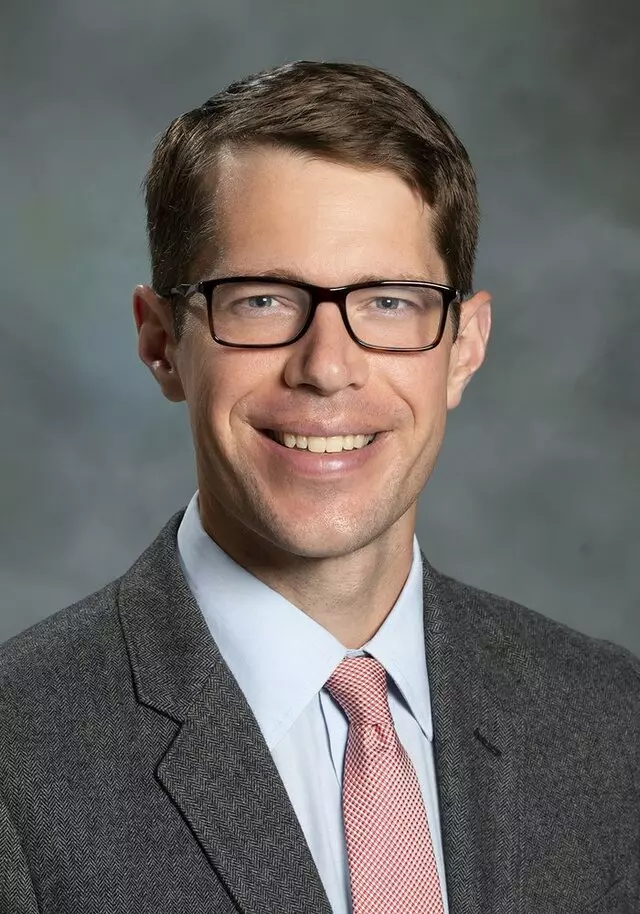 Ryan M Neff, MD