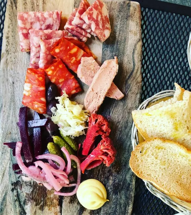 Aixois Bistro
