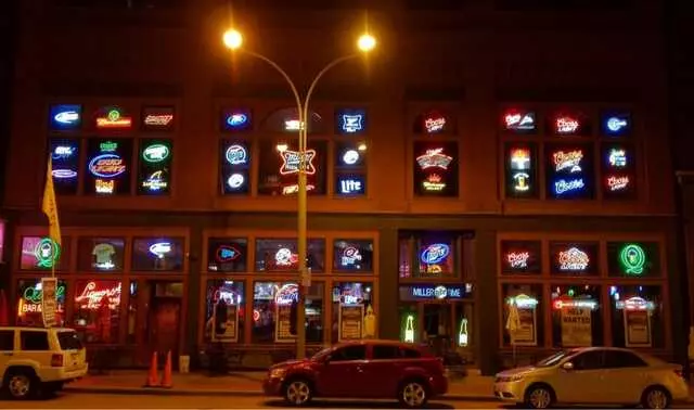 The Quaff Bar & Grill