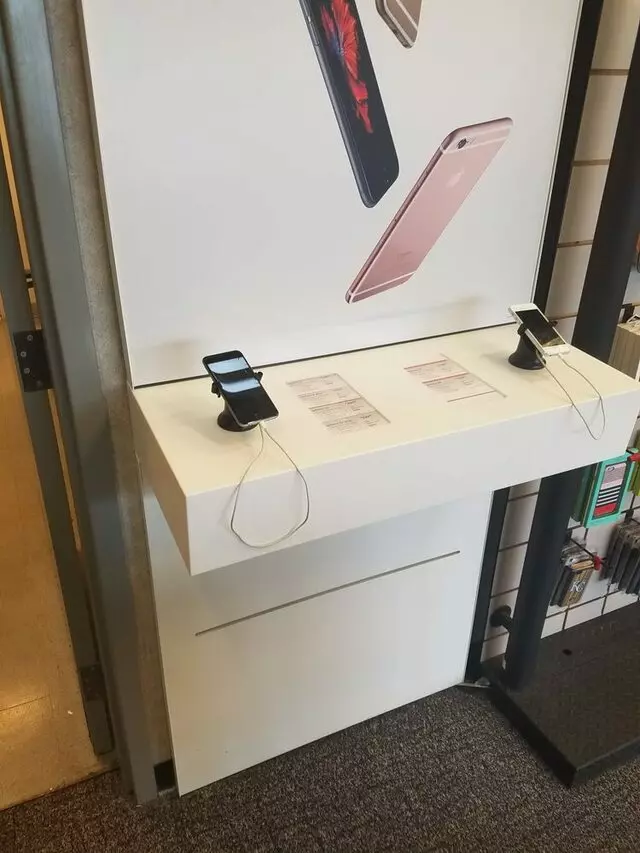 Verizon Authorized Retailer - Russell Cellular
